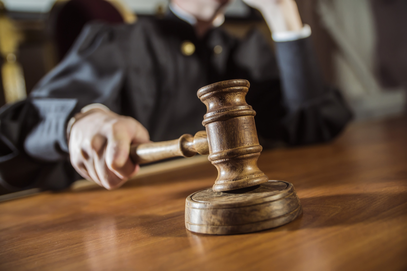 Апеляційний суд залишив під вартою поліцейського з Полтавщини