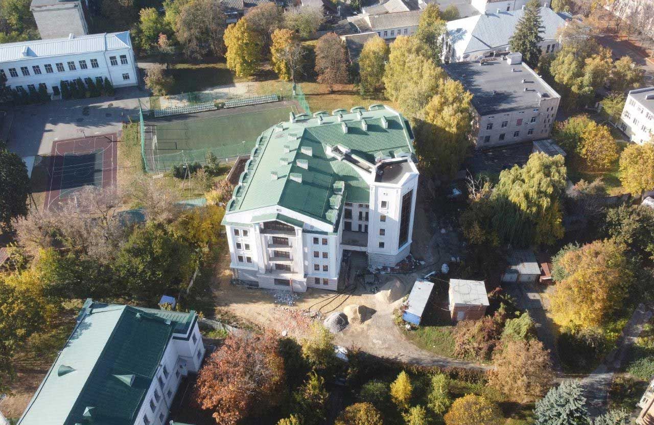 Забудовник готелю в центрі міста за мировою угодою сплатить Полтаві 1 мільйон гривень