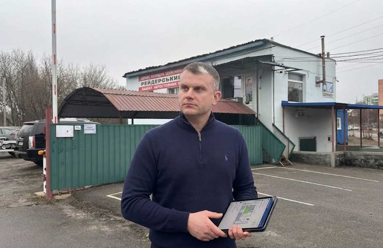 Прокуратура через суд вимагає розірвати договори між КП «Полтава-сервіс» та приватною фірмою щодо міських автостоянок
